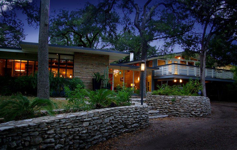 a mid-century modern home in Austin, Texas Pearsonified mid-century modern